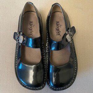 Alegria shoe, Paloma style, Size 38, metallic dark grey, rhinestone skulls